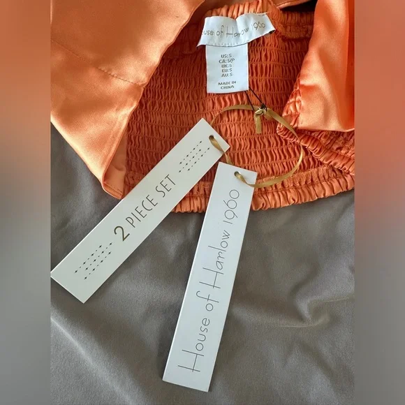 House of Harlow 1960 Orange Satin Crop Top & Wide-Leg Pant Set Chic | NWT S & M - Picture 11 of 12